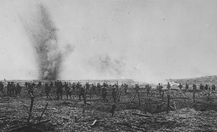 WWI-Vimy-troops in wire